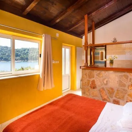 Simunovic - With Terrace