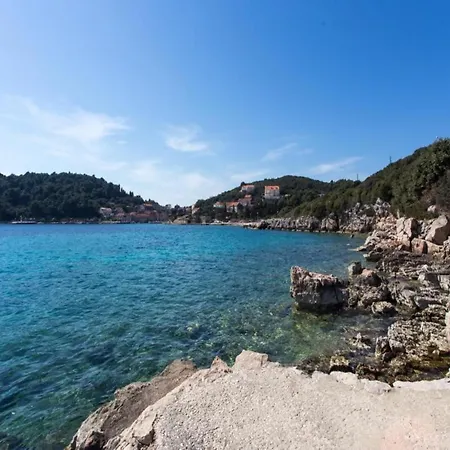 Simunovic - With Terrace *